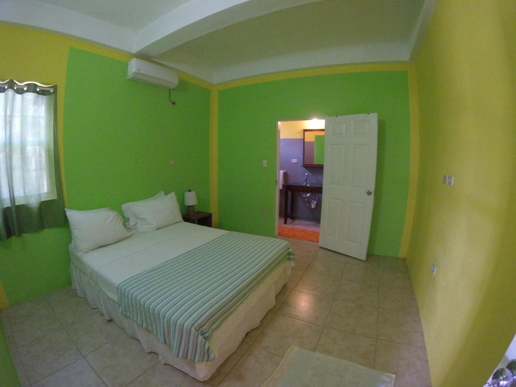 Fish Tobago Guesthouse Buccoo Экстерьер фото